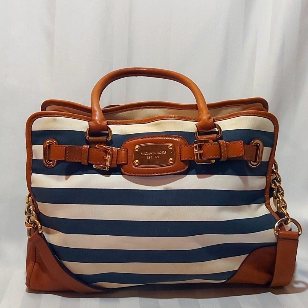 45. MICHAEL KORS HAMILTON BAG!